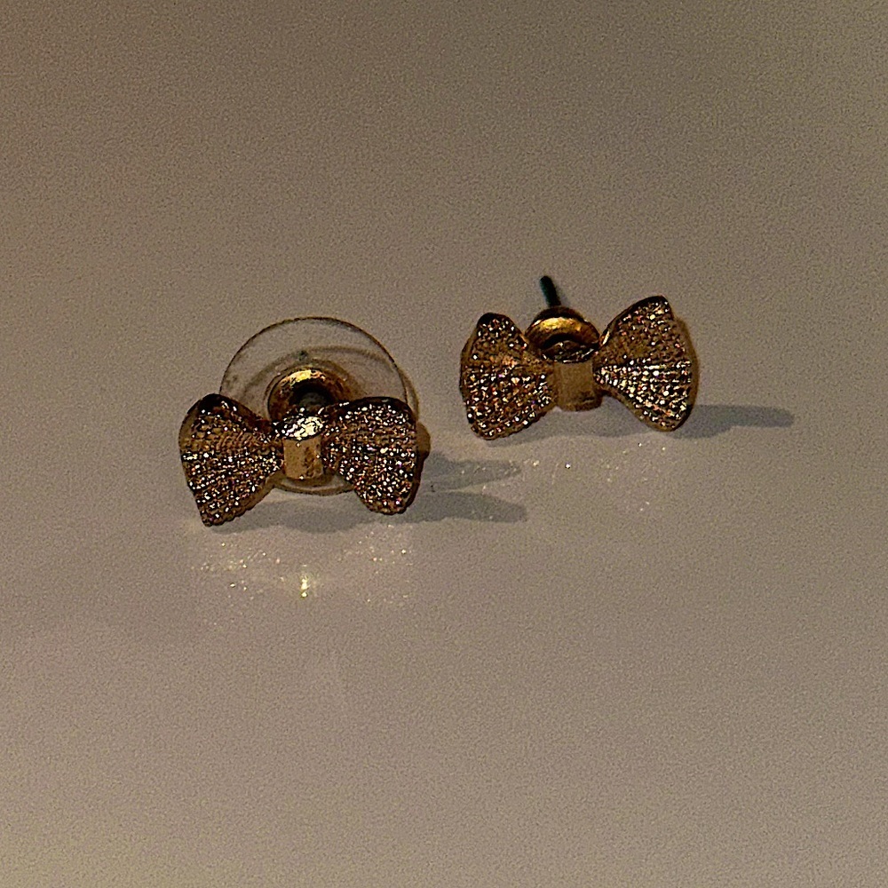 Dainty Gold Bow Stud Earrings